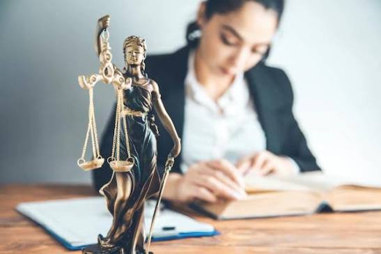 Податковий адвокат в Україні: що він робить і як може допомогти Податковий адвокат в Україні: що він робить і як може допомогти